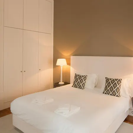 Stylish City Centre Apartment In Cais Do Sodre, Lisbon, Near Nightlife & Metro, 1B - Ttl281 *